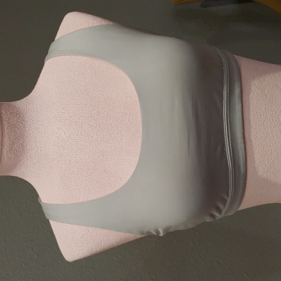 Victoria Sport Bra Size S - Picture 1 of 3